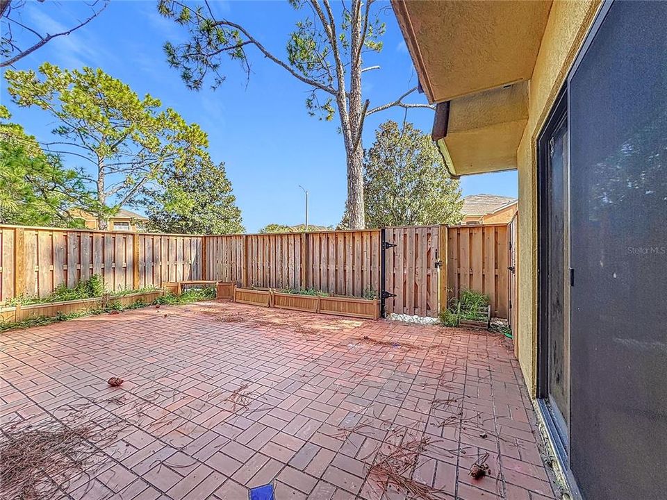 Activo con contrato: $209,990 (2 camas, 2 baños, 1285 Pies cuadrados)