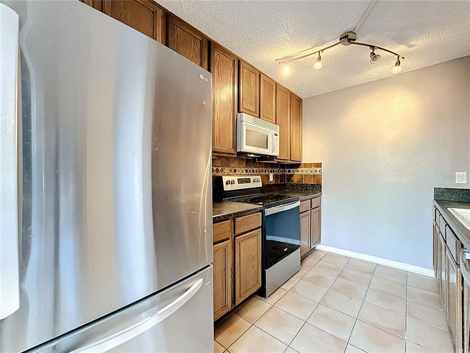 Activo con contrato: $209,990 (2 camas, 2 baños, 1285 Pies cuadrados)