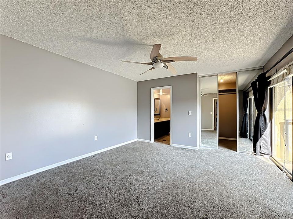 Activo con contrato: $209,990 (2 camas, 2 baños, 1285 Pies cuadrados)