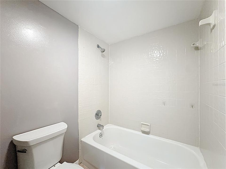 Activo con contrato: $209,990 (2 camas, 2 baños, 1285 Pies cuadrados)