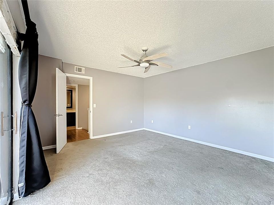 Activo con contrato: $209,990 (2 camas, 2 baños, 1285 Pies cuadrados)