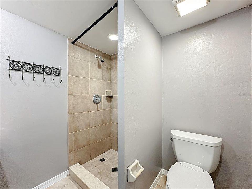 Activo con contrato: $209,990 (2 camas, 2 baños, 1285 Pies cuadrados)