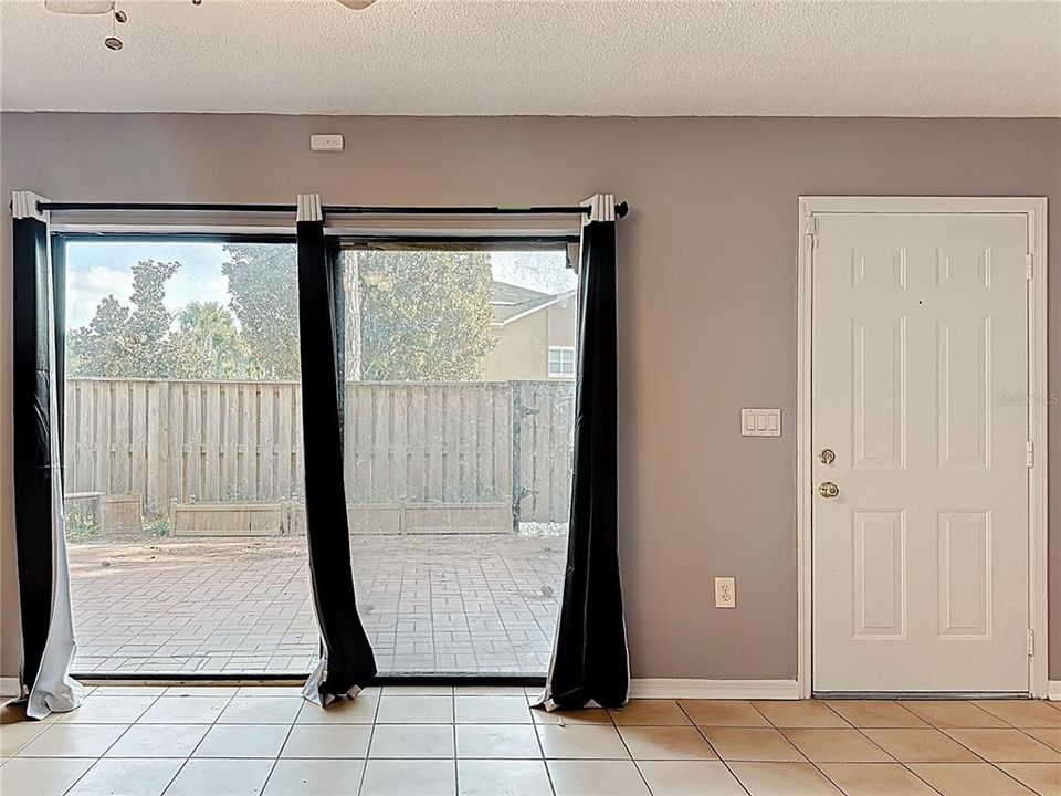 Activo con contrato: $209,990 (2 camas, 2 baños, 1285 Pies cuadrados)