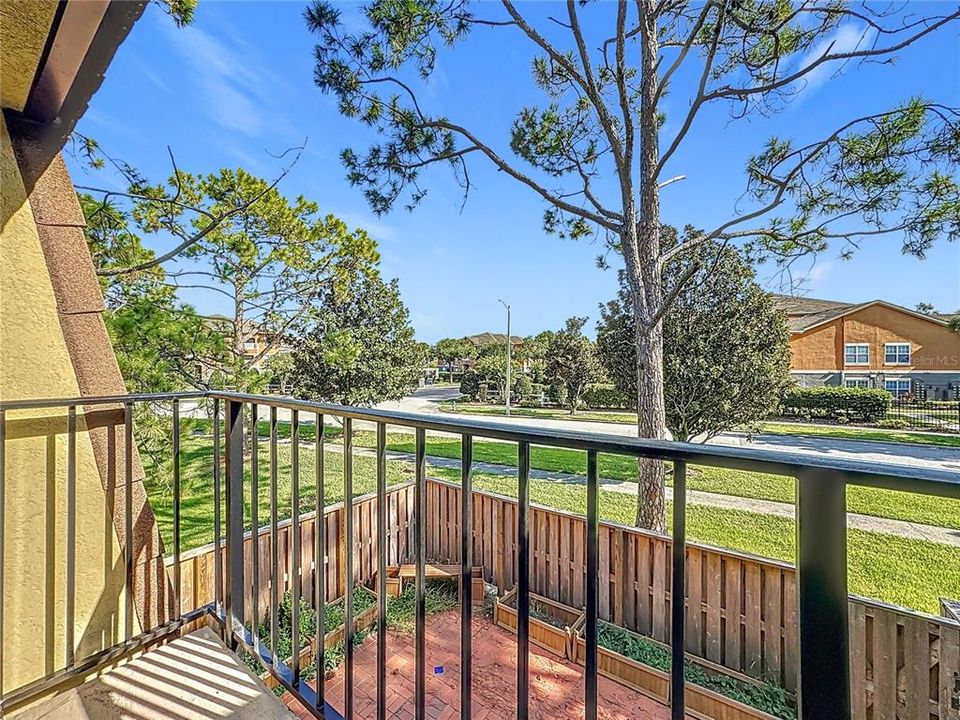 Activo con contrato: $209,990 (2 camas, 2 baños, 1285 Pies cuadrados)