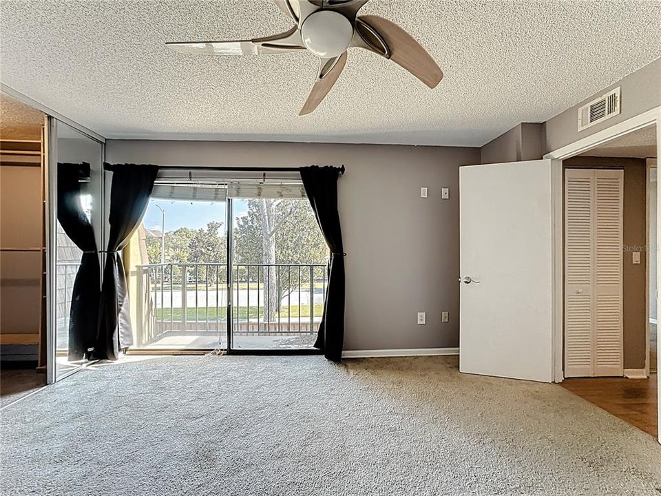 Activo con contrato: $209,990 (2 camas, 2 baños, 1285 Pies cuadrados)