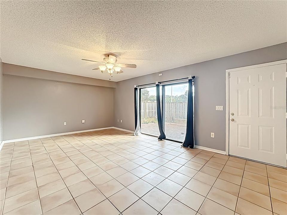 Activo con contrato: $209,990 (2 camas, 2 baños, 1285 Pies cuadrados)