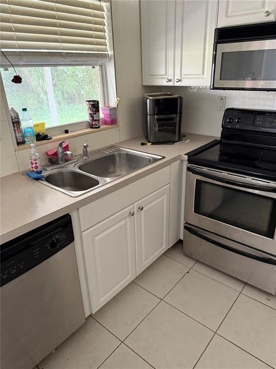 合同活跃: $150,000 (2 贝兹, 1 浴室, 1110 平方英尺)