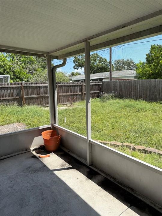 合同活跃: $150,000 (2 贝兹, 1 浴室, 1110 平方英尺)