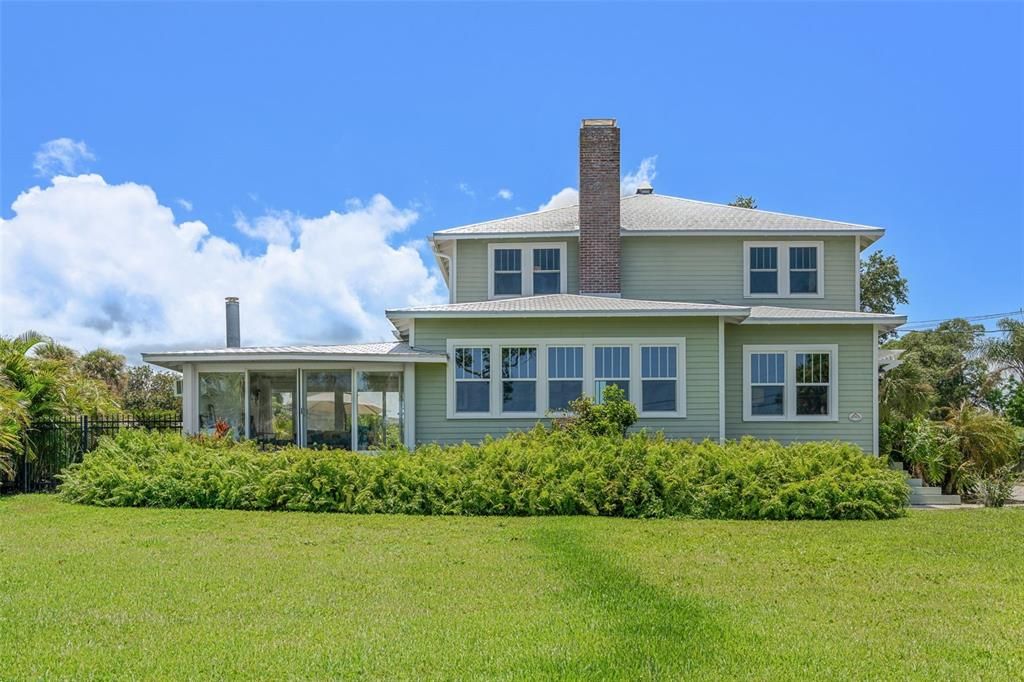 Recently Sold: $1,325,000 (5 beds, 3 baths, 3316 Square Feet)