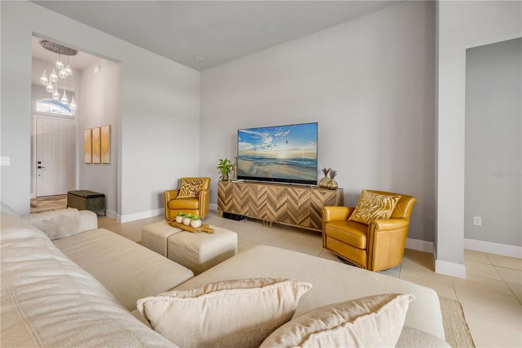 En Venta: $465,000 (3 camas, 2 baños, 1666 Pies cuadrados)