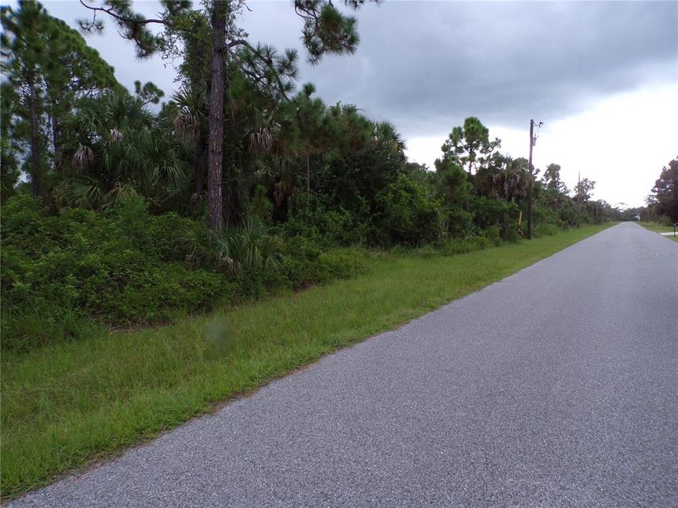 На продажу: $99,990 (0.46 acres)