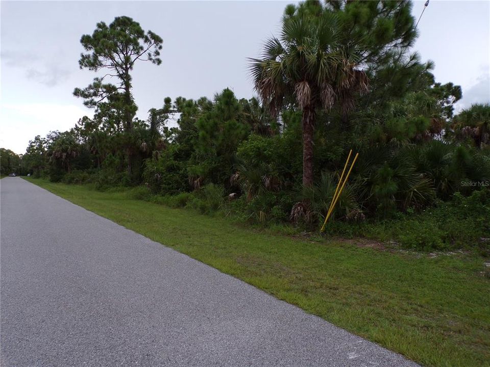 На продажу: $99,990 (0.46 acres)