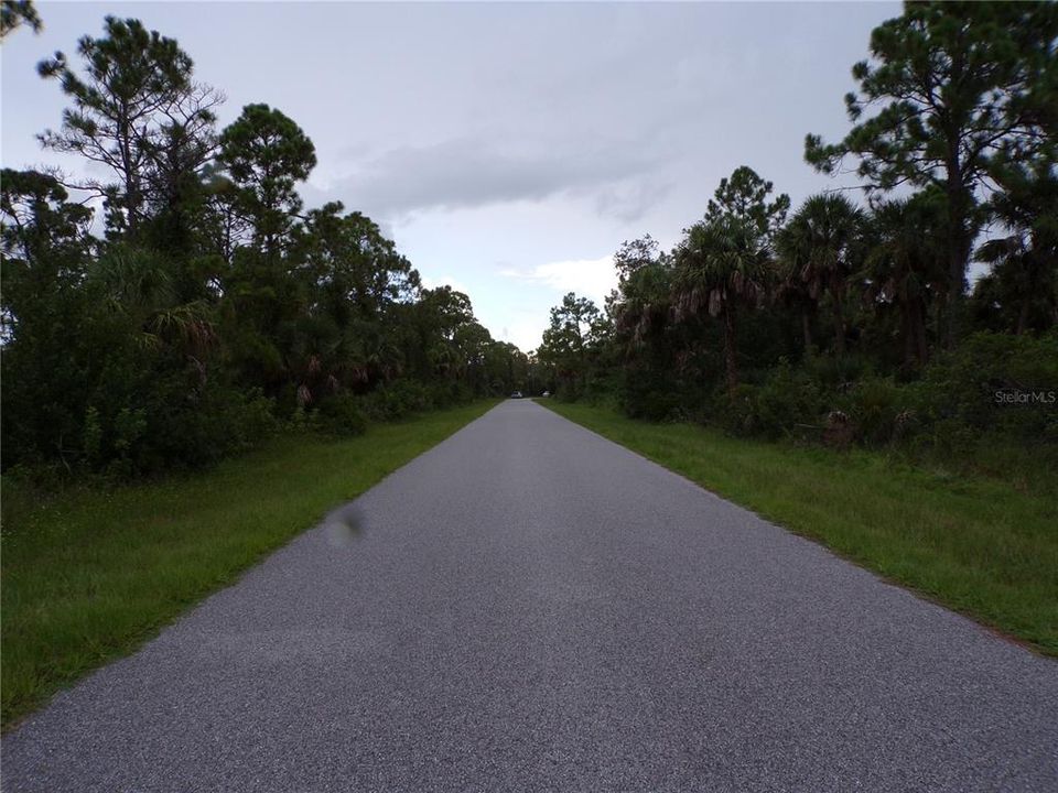 На продажу: $99,990 (0.46 acres)