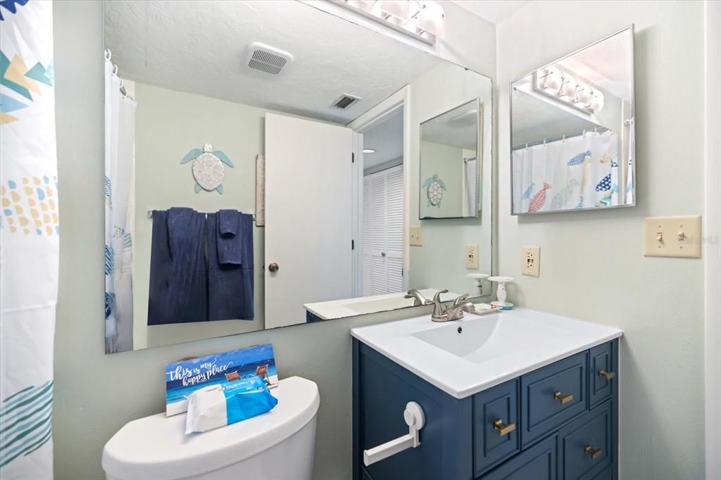 For Rent: $3,400 (2 beds, 2 baths, 888 Square Feet)