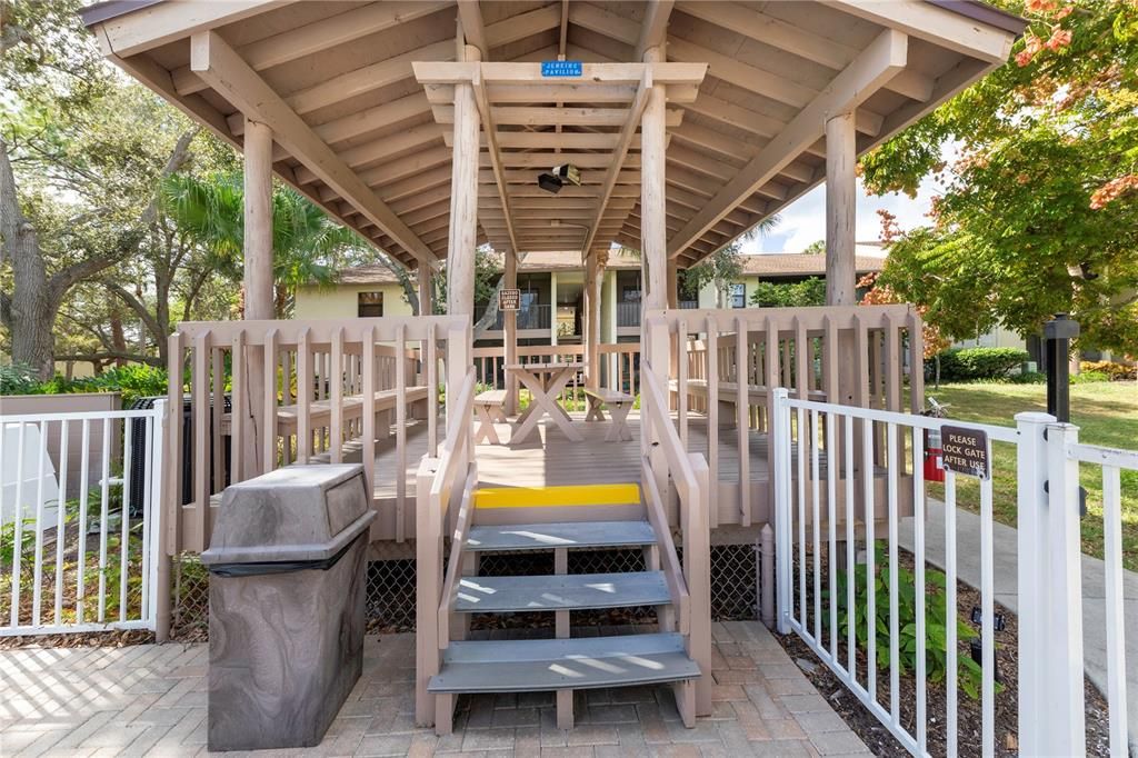 For Rent: $3,400 (2 beds, 2 baths, 888 Square Feet)