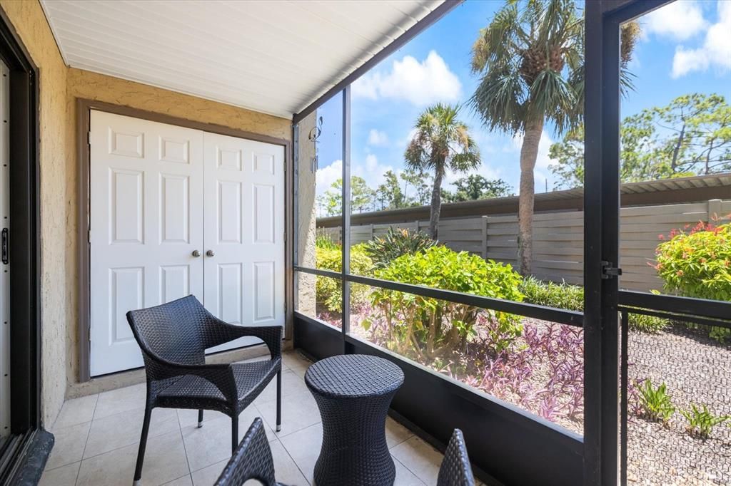 For Rent: $3,400 (2 beds, 2 baths, 888 Square Feet)