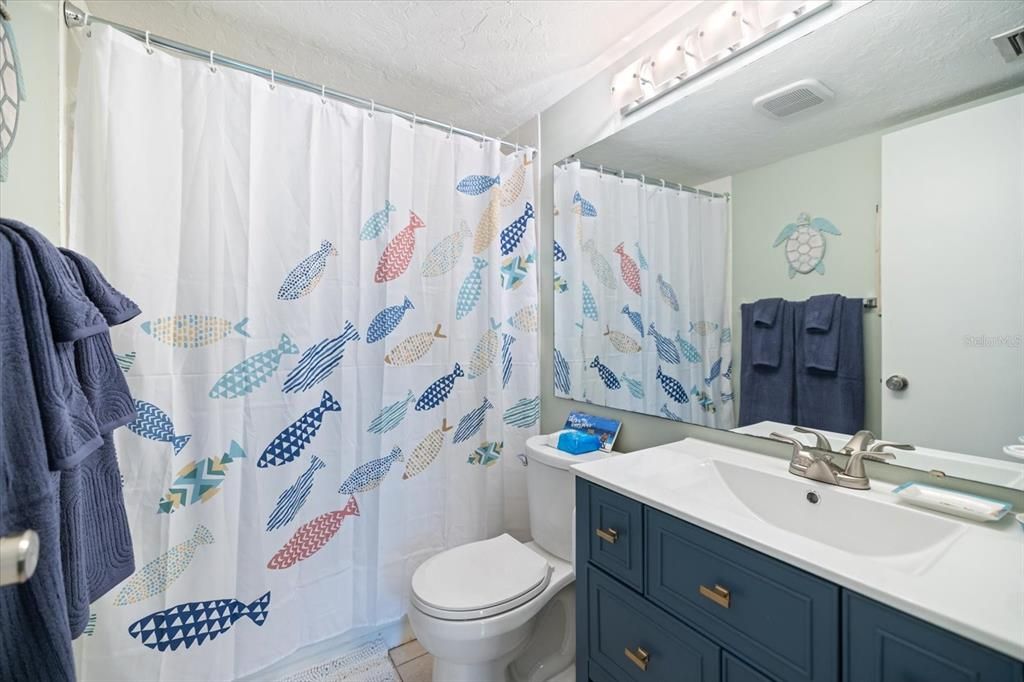 For Rent: $3,400 (2 beds, 2 baths, 888 Square Feet)