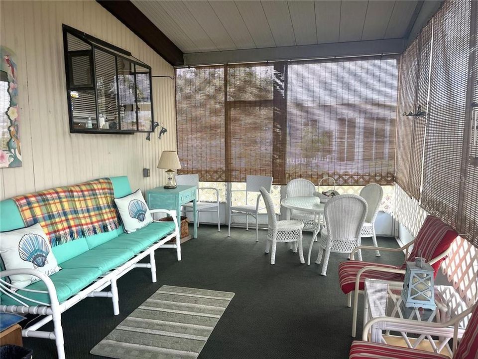 For Sale: $105,000 (2 beds, 2 baths, 736 Square Feet)