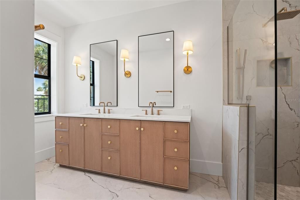 En Renta: $17,000 (7 camas, 7 baños, 6398 Pies cuadrados)