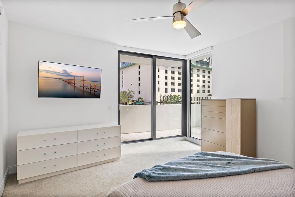 出租: $8,500 (2 贝兹, 2 浴室, 1894 平方英尺)