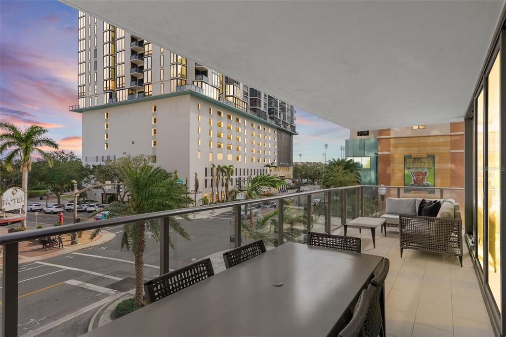 出租: $8,500 (2 贝兹, 2 浴室, 1894 平方英尺)