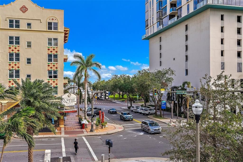 出租: $8,500 (2 贝兹, 2 浴室, 1894 平方英尺)