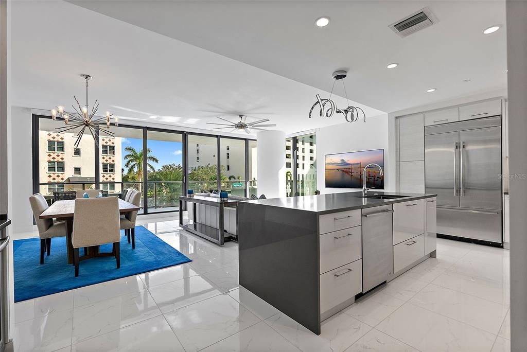 出租: $8,500 (2 贝兹, 2 浴室, 1894 平方英尺)