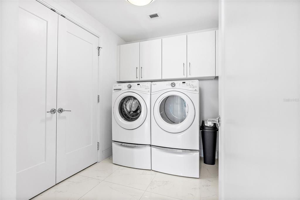 出租: $8,500 (2 贝兹, 2 浴室, 1894 平方英尺)