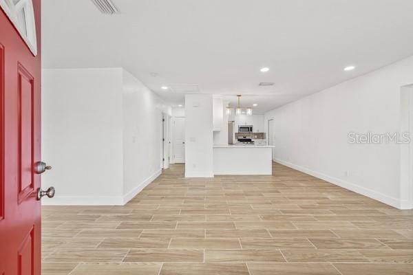 Activo con contrato: $364,900 (3 camas, 2 baños, 1282 Pies cuadrados)