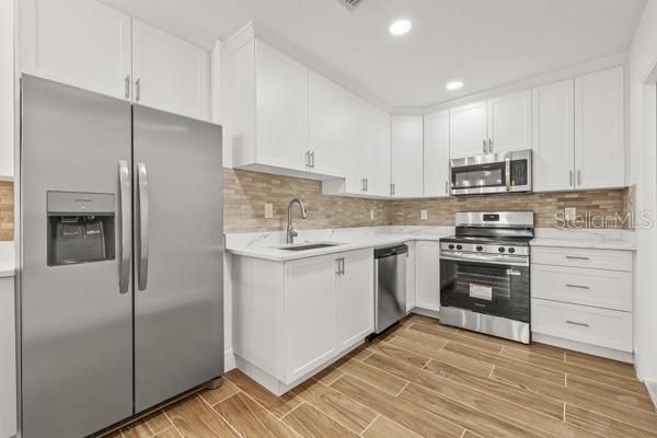 Activo con contrato: $364,900 (3 camas, 2 baños, 1282 Pies cuadrados)