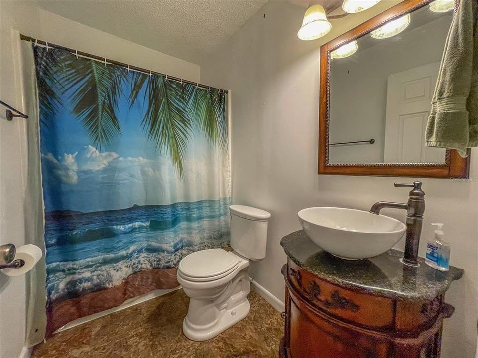 Activo con contrato: $165,000 (2 camas, 1 baños, 1176 Pies cuadrados)