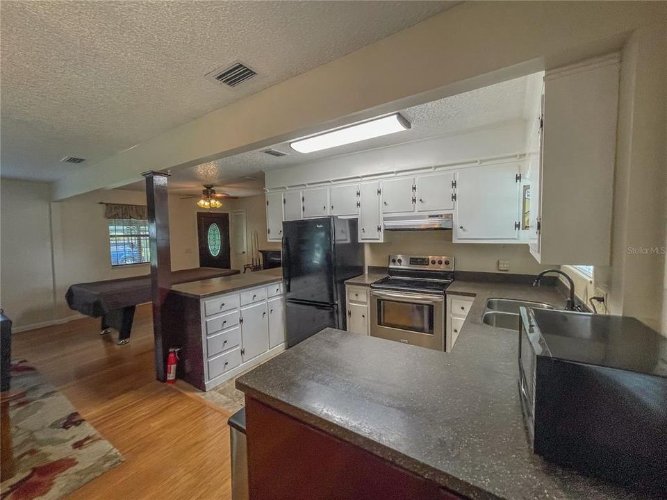 Activo con contrato: $165,000 (2 camas, 1 baños, 1176 Pies cuadrados)