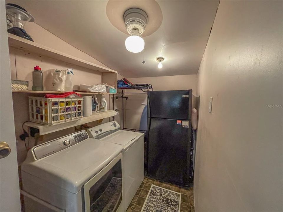 Activo con contrato: $165,000 (2 camas, 1 baños, 1176 Pies cuadrados)