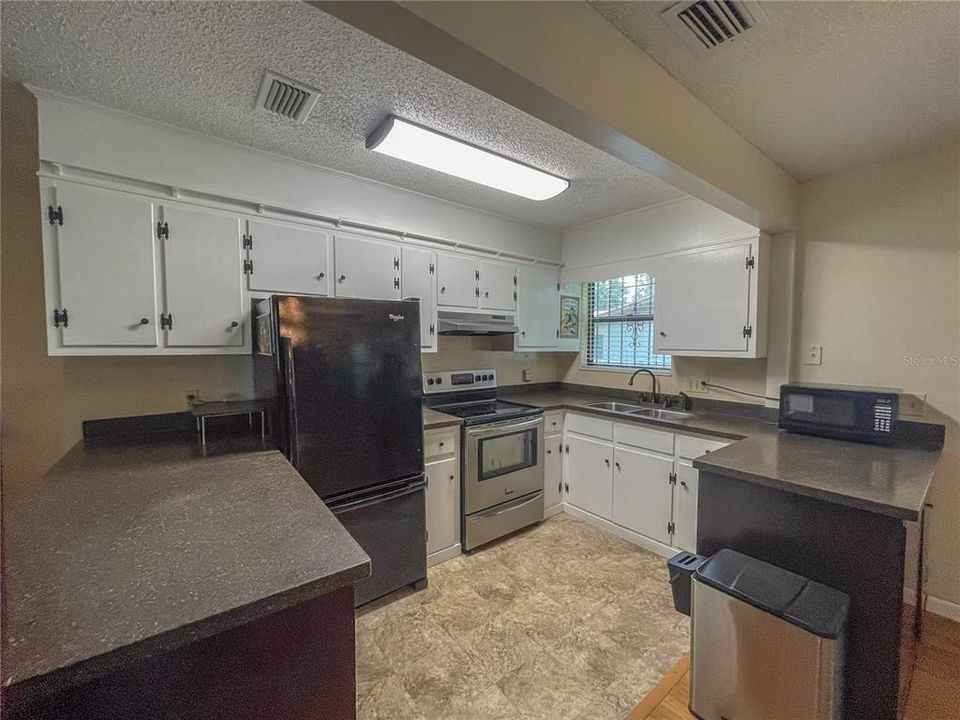 Activo con contrato: $165,000 (2 camas, 1 baños, 1176 Pies cuadrados)