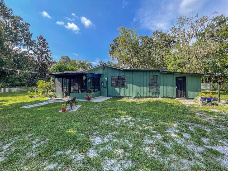 Activo con contrato: $165,000 (2 camas, 1 baños, 1176 Pies cuadrados)