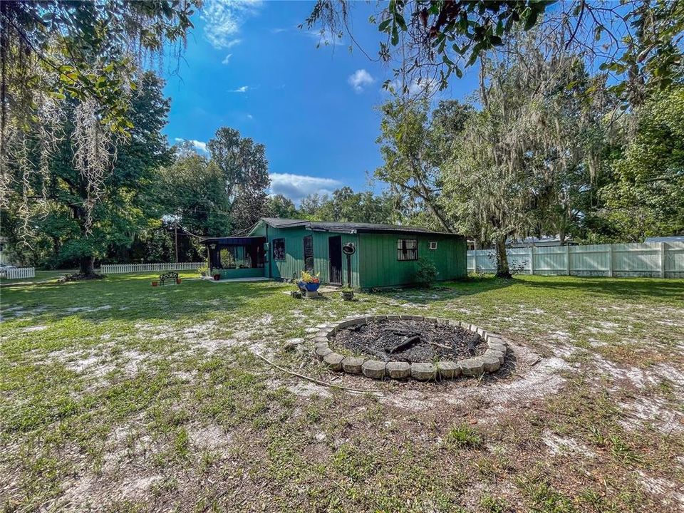 Activo con contrato: $165,000 (2 camas, 1 baños, 1176 Pies cuadrados)