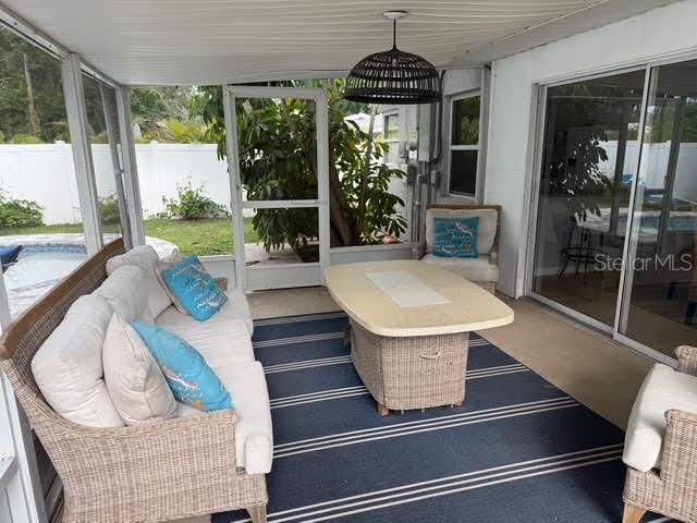 В аренду: $4,000 (4 спален, 2 ванн, 1989 Квадратных фут)