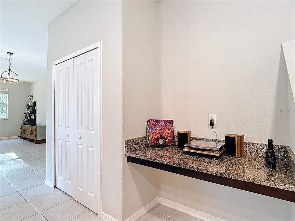 En Venta: $279,000 (3 camas, 2 baños, 1787 Pies cuadrados)