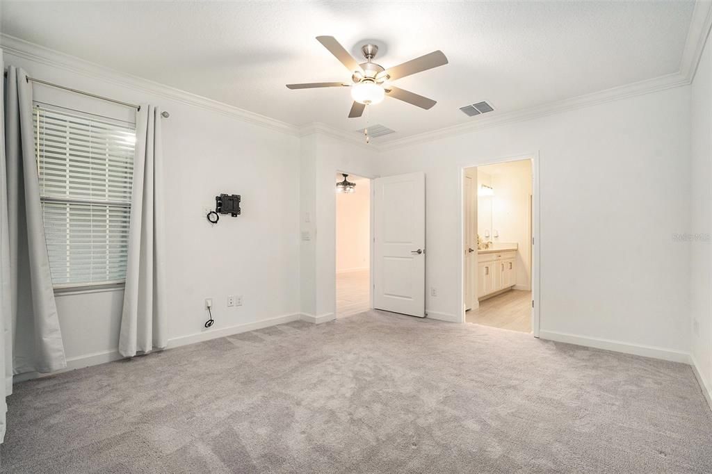 Activo con contrato: $225,000 (2 camas, 2 baños, 1405 Pies cuadrados)