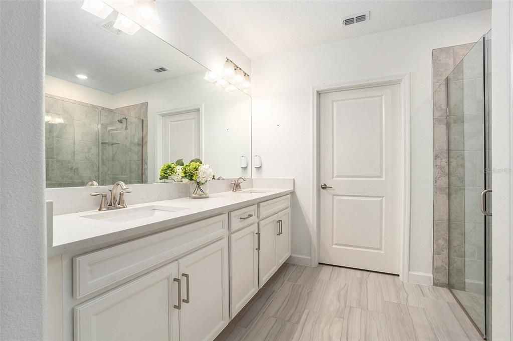 Activo con contrato: $225,000 (2 camas, 2 baños, 1405 Pies cuadrados)