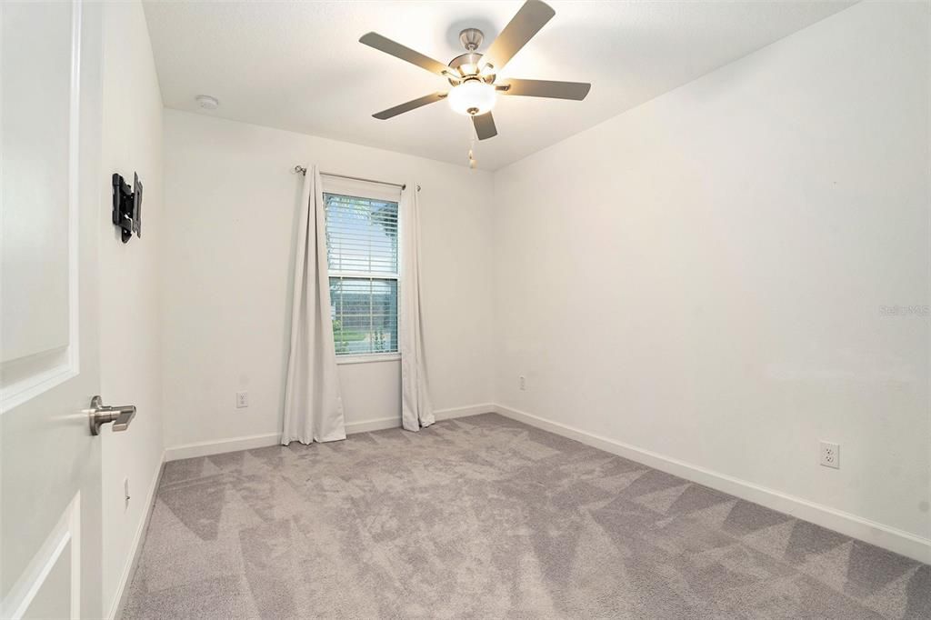 Activo con contrato: $225,000 (2 camas, 2 baños, 1405 Pies cuadrados)