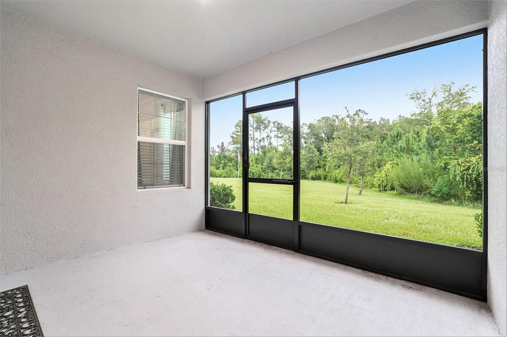 Activo con contrato: $225,000 (2 camas, 2 baños, 1405 Pies cuadrados)