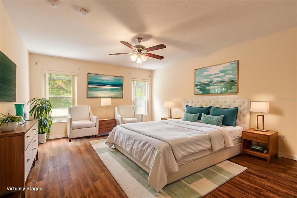 合同活跃: $399,900 (4 贝兹, 2 浴室, 2449 平方英尺)