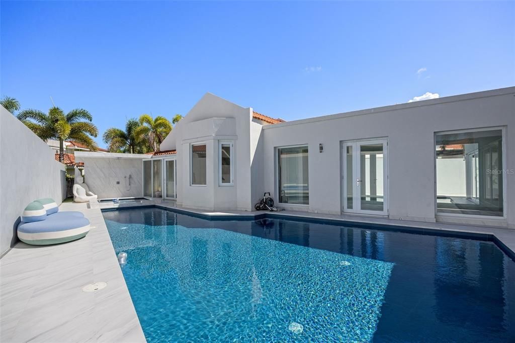 待售: $5,500,000 (4 贝兹, 4 浴室, 4200 平方英尺)