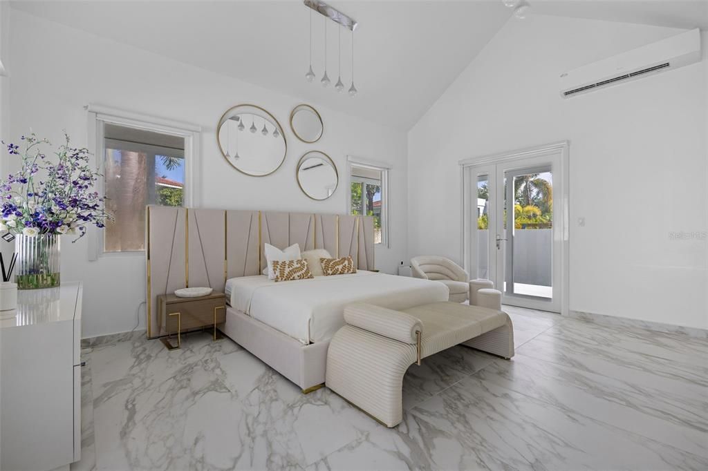 待售: $5,500,000 (4 贝兹, 4 浴室, 4200 平方英尺)