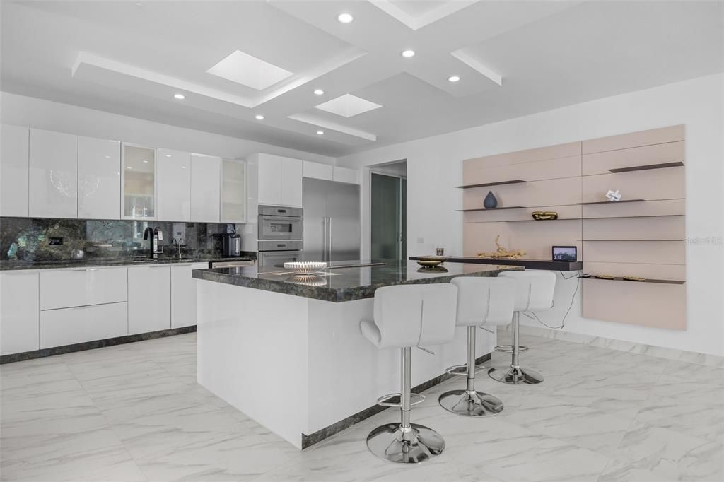 待售: $5,500,000 (4 贝兹, 4 浴室, 4200 平方英尺)