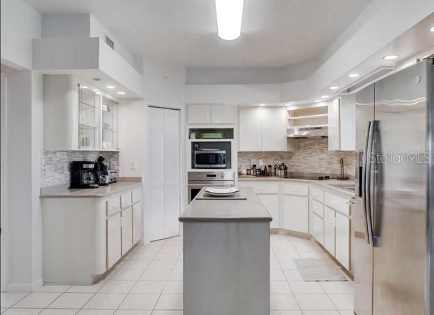 For Sale: $1,699,000 (3 beds, 3 baths, 3574 Square Feet)