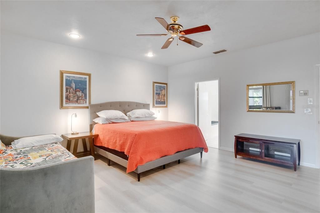 For Sale: $1,699,000 (3 beds, 3 baths, 3574 Square Feet)