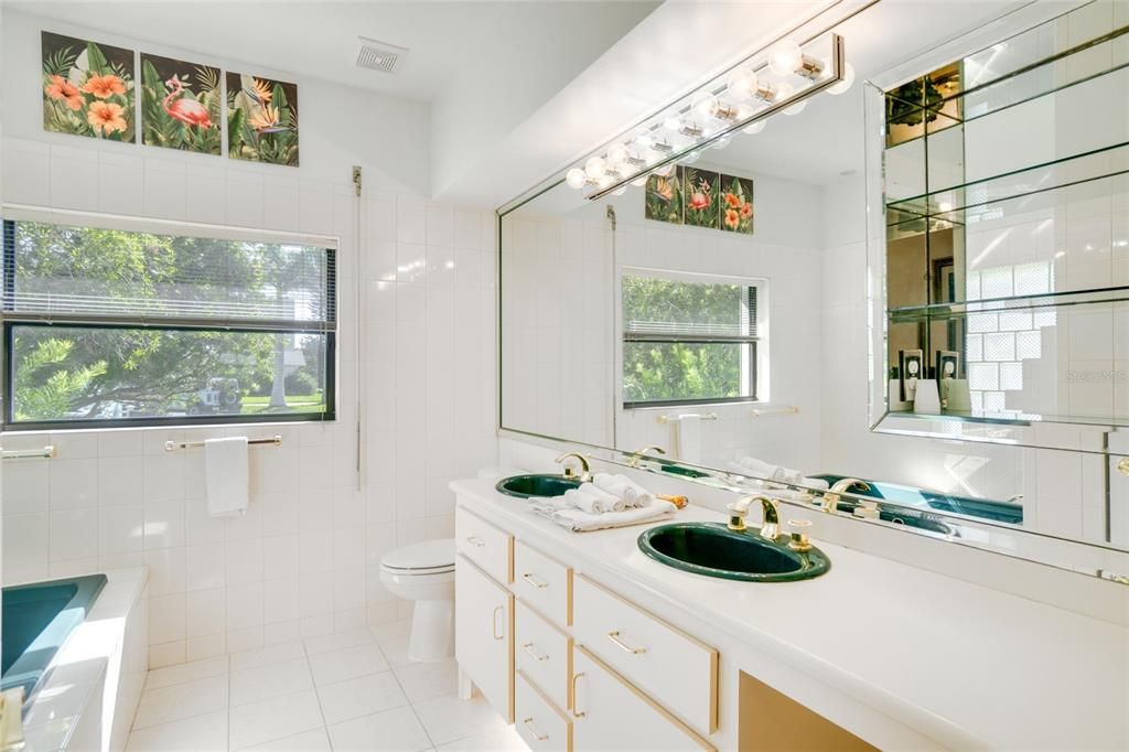 For Sale: $1,699,000 (3 beds, 3 baths, 3574 Square Feet)