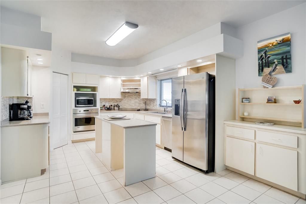 For Sale: $1,699,000 (3 beds, 3 baths, 3574 Square Feet)